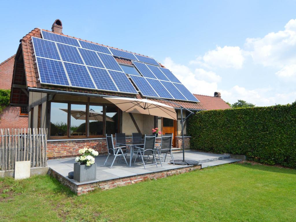 With A Broad View Over The Hilly Landscape Flobecq Exterior foto