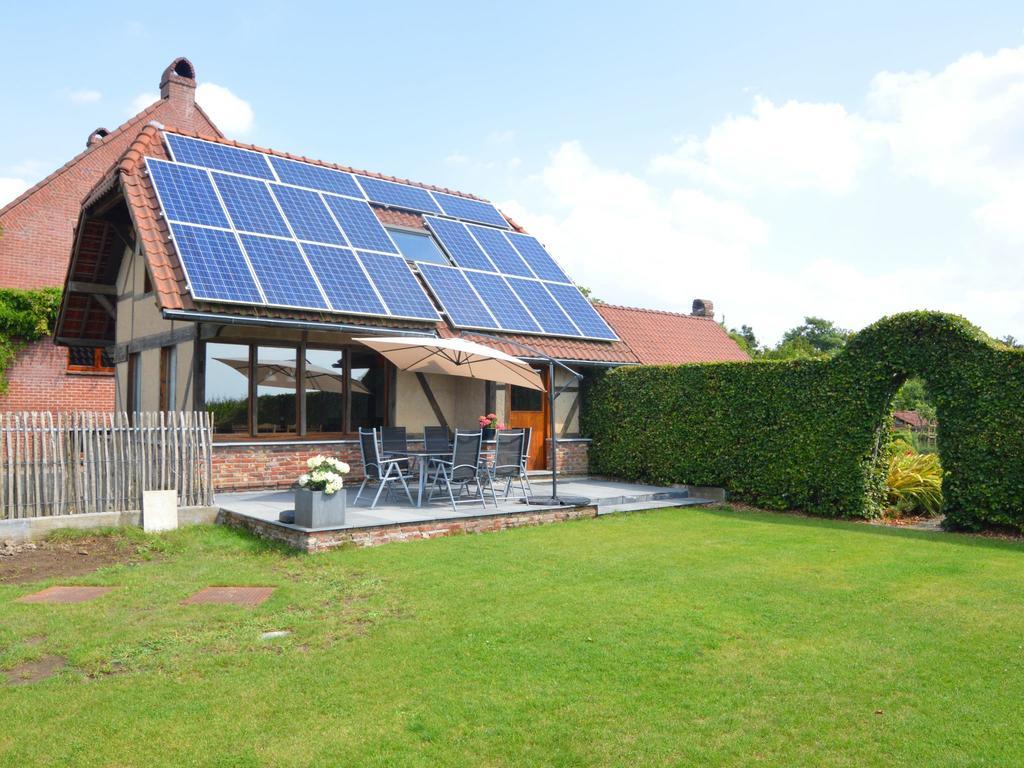 With A Broad View Over The Hilly Landscape Flobecq Exterior foto