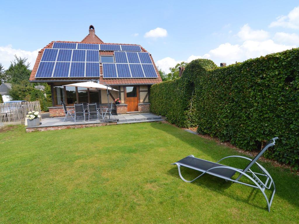 With A Broad View Over The Hilly Landscape Flobecq Exterior foto