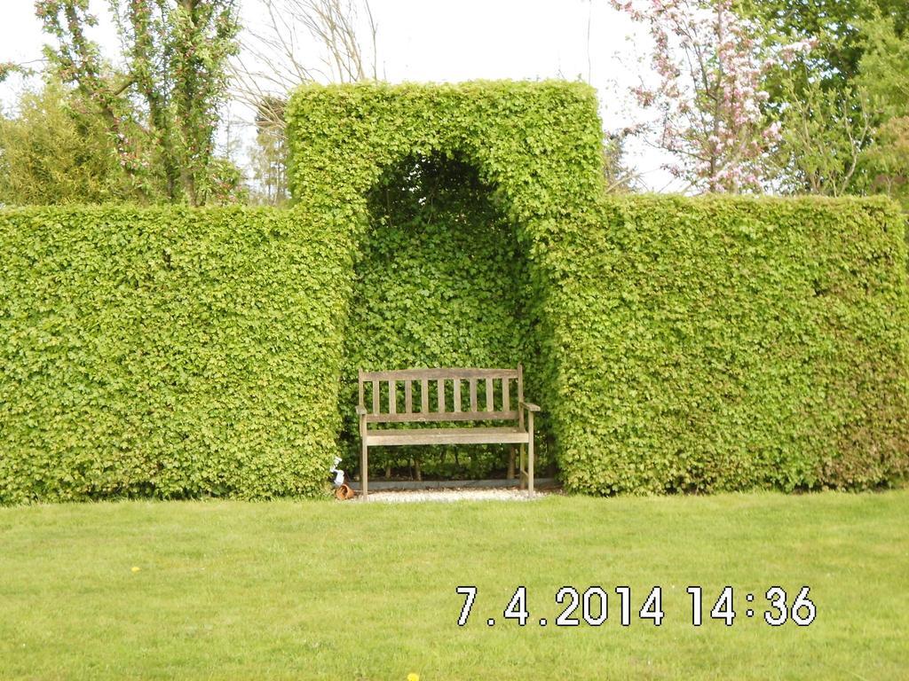 With A Broad View Over The Hilly Landscape Flobecq Exterior foto
